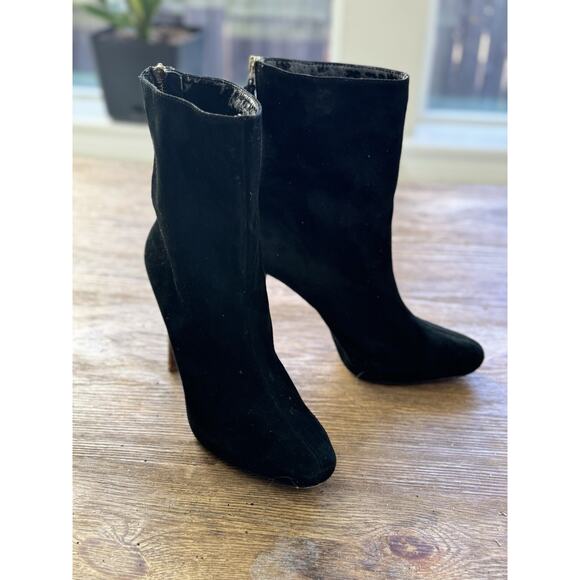 Calvin Klein Black High Heel Suede Ankle Boots Zip Up Pointed Toe 9M - Picture 1 of 8